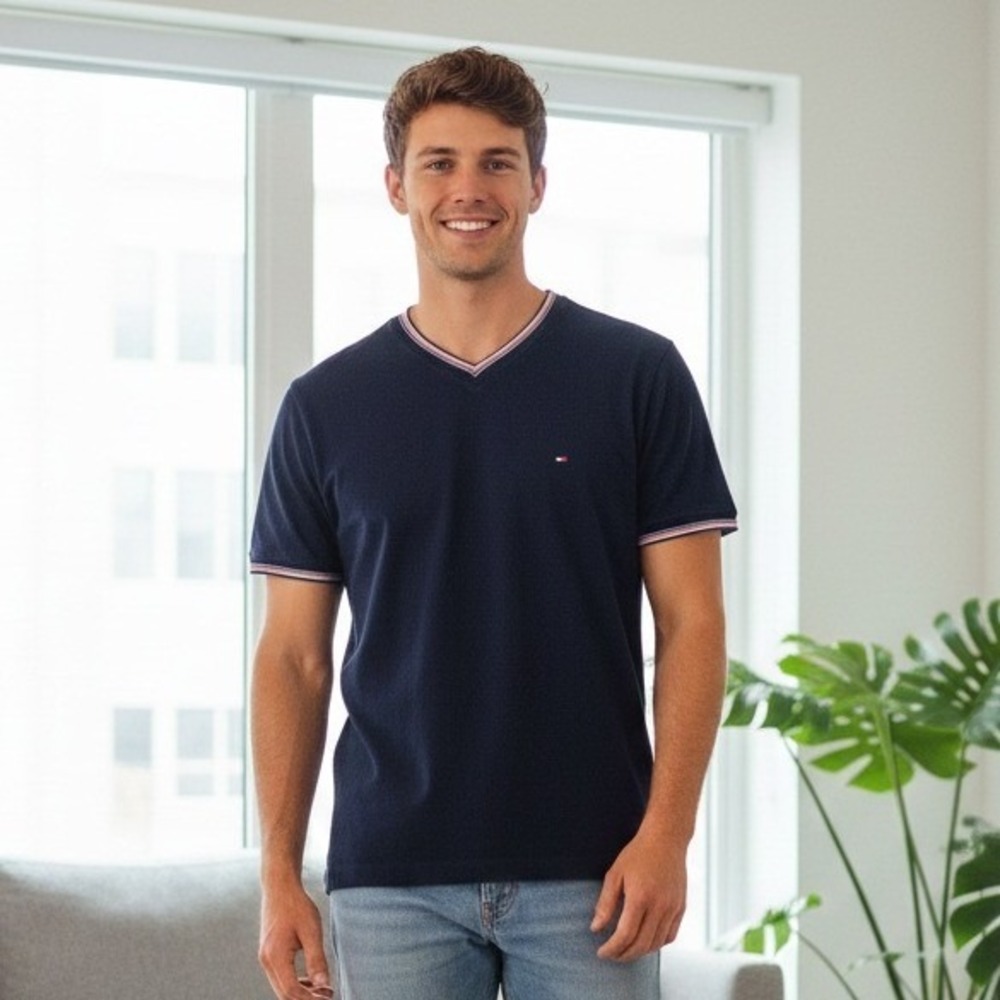 Tommy Hilfiger Navy Blue T-Shirt Men's Short Sleeve Logo Accent - Size XL